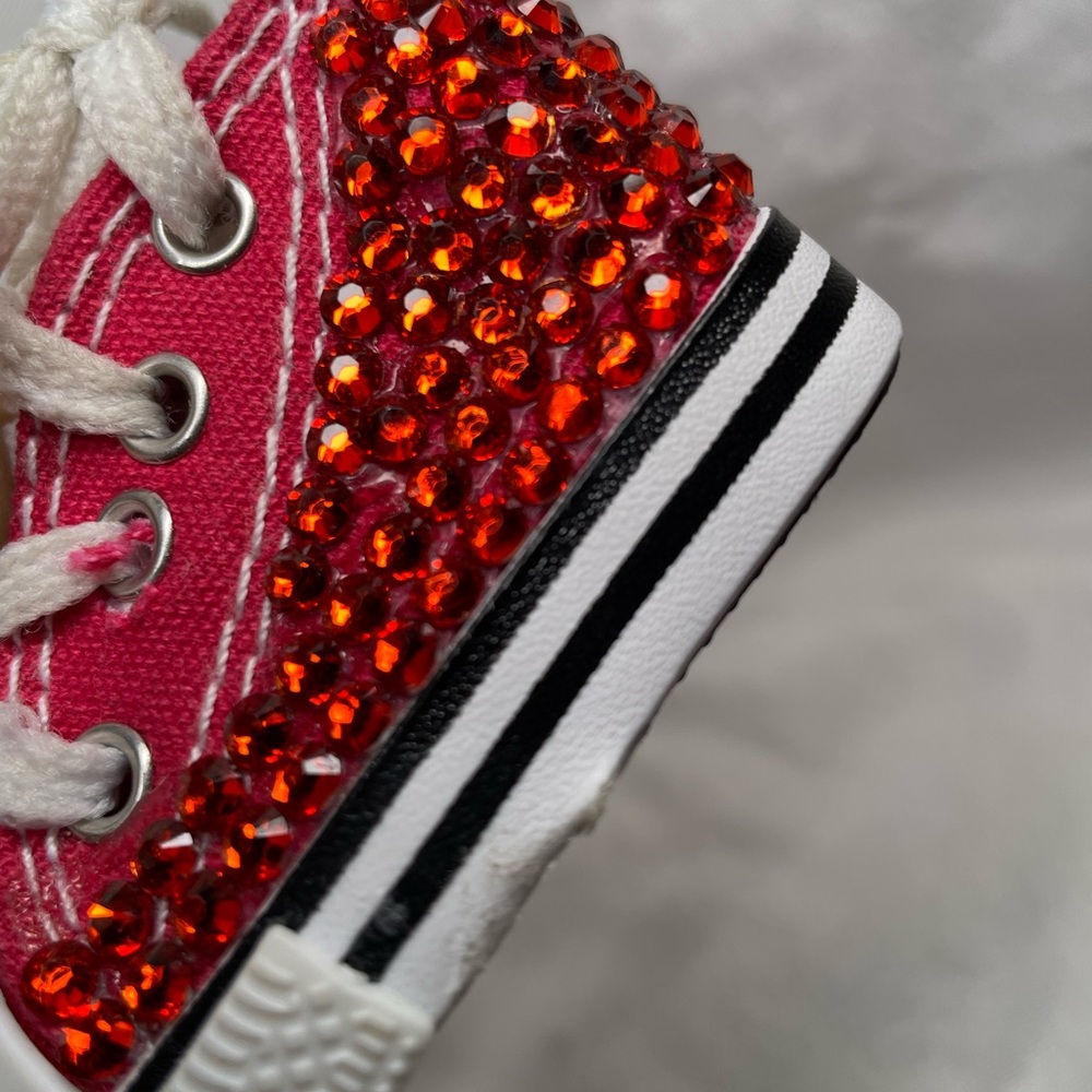 Red Sneaker Keychain - Picture 4 of 7